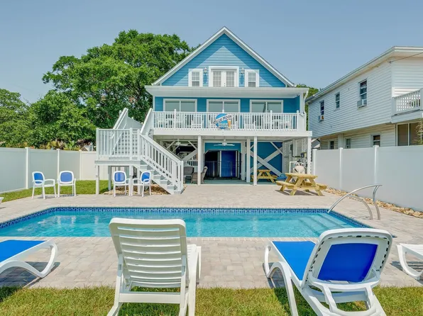 304 2nd Ave. S, North Myrtle Beach, SC 29582