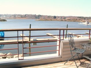 414 Popes Island Rd, Milford, CT 06461