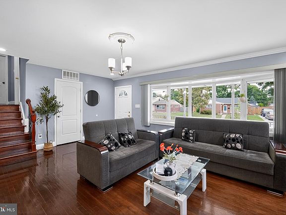 5th image of 5909 Charnwood Rd