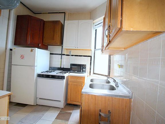5th image of 481 W 165th St APT 5W