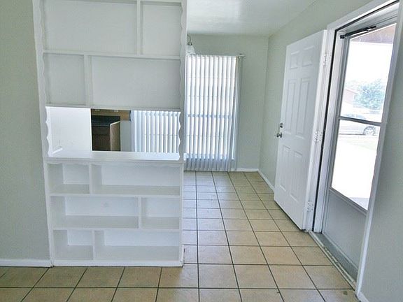 4th image of 1204 Hondo St