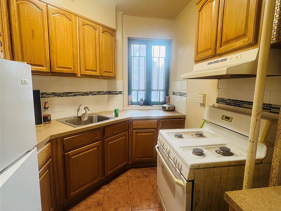 2nd image of 1651 Metropolitan Avenue #5E