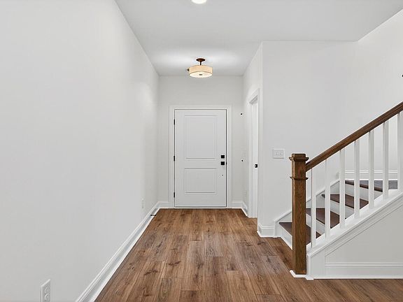5th image of 460 Cadbury Loop