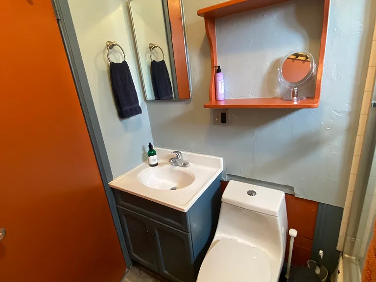 240 1/2 N Roop St — Photo 5