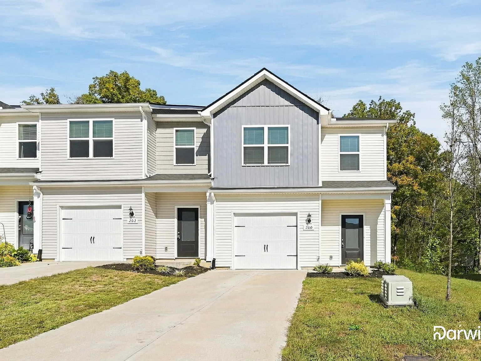 3 bed, 2.5 bath, 1725 sqft, $1,980 — Photo 1