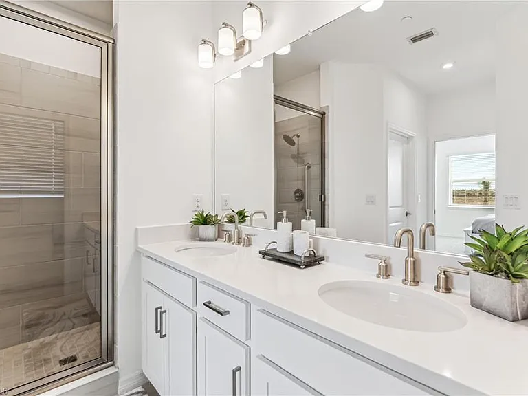 11801 Venetian Lagoon Dr — Photo 24