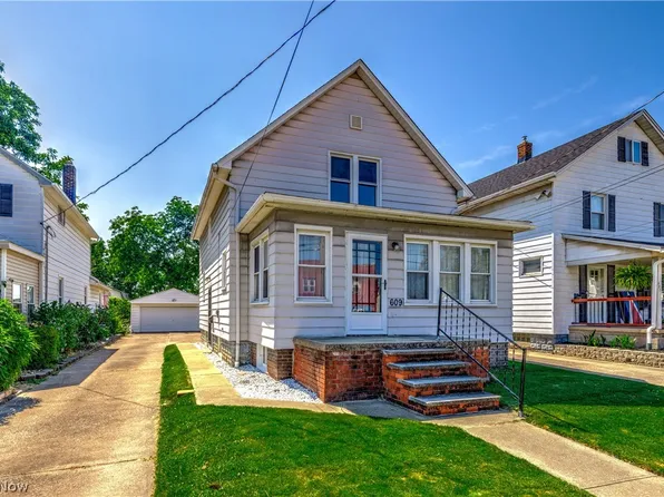 609 High St, Fairport Harbor, OH 44077