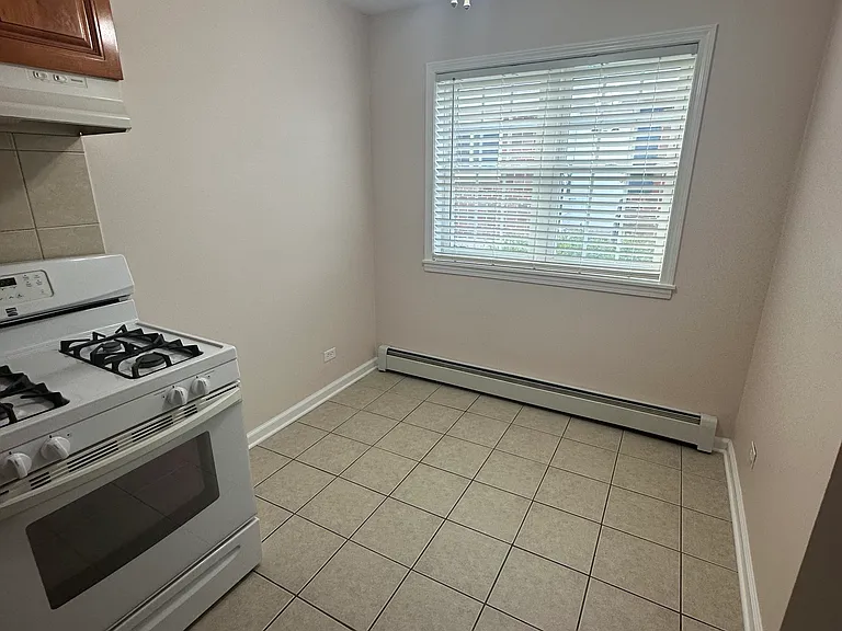 320 Short St — Photo 2