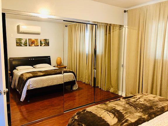 5th image of 11936 Vanowen St #1