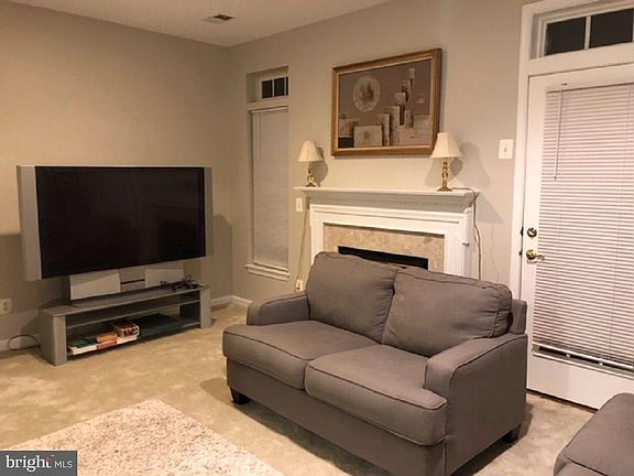 2nd image of 3517 Ellery Cir