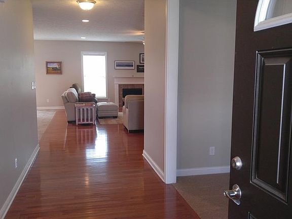 3rd image of 10241 Colville Ln