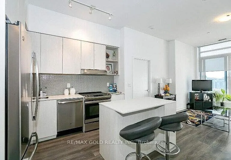 2520 Eglinton Ave W #320 — Photo 4