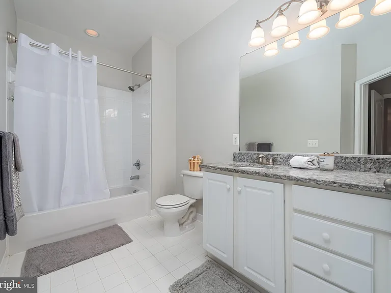 5800 Clipper Ln #104 — Photo 8