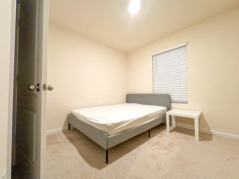 4096 Oak Mill Rd — Photo 4