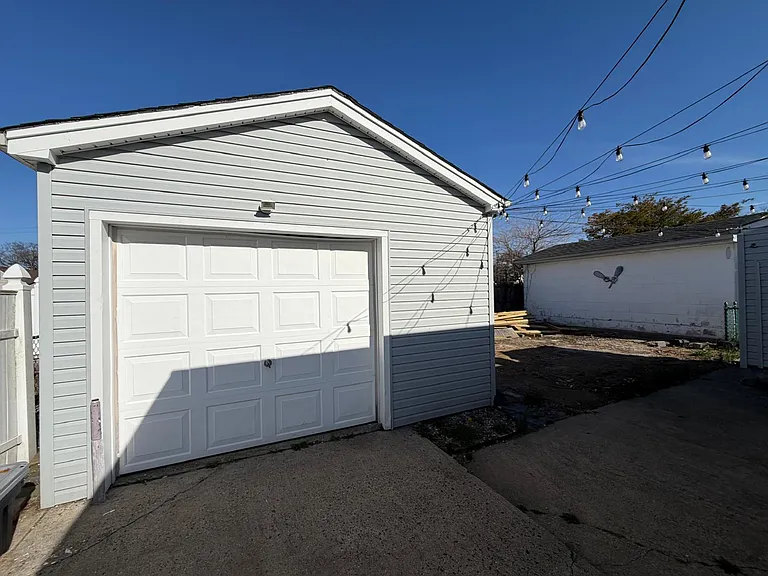Coolidge Ave — Photo 20