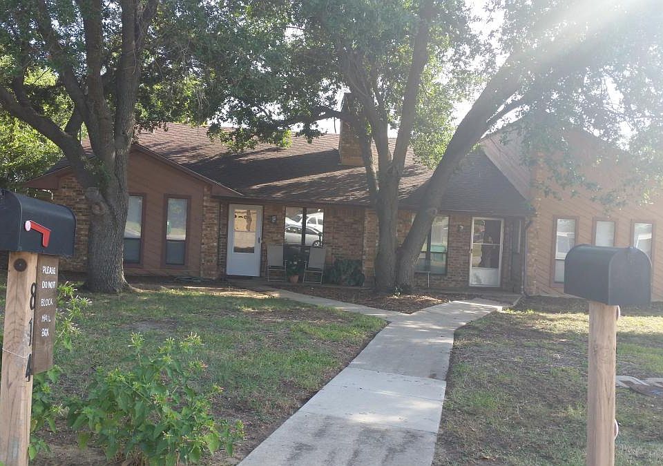 1st image of 812 Hercules Ln