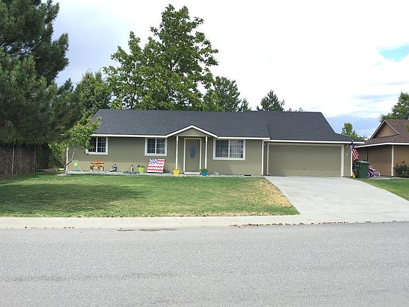2nd image of 4920 Holly Way