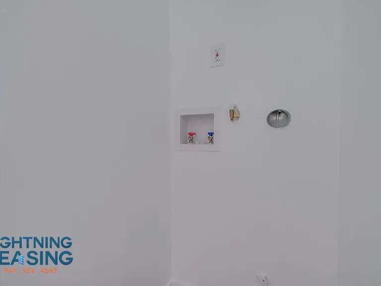 5312 Corteen Pl #16 — Photo 16
