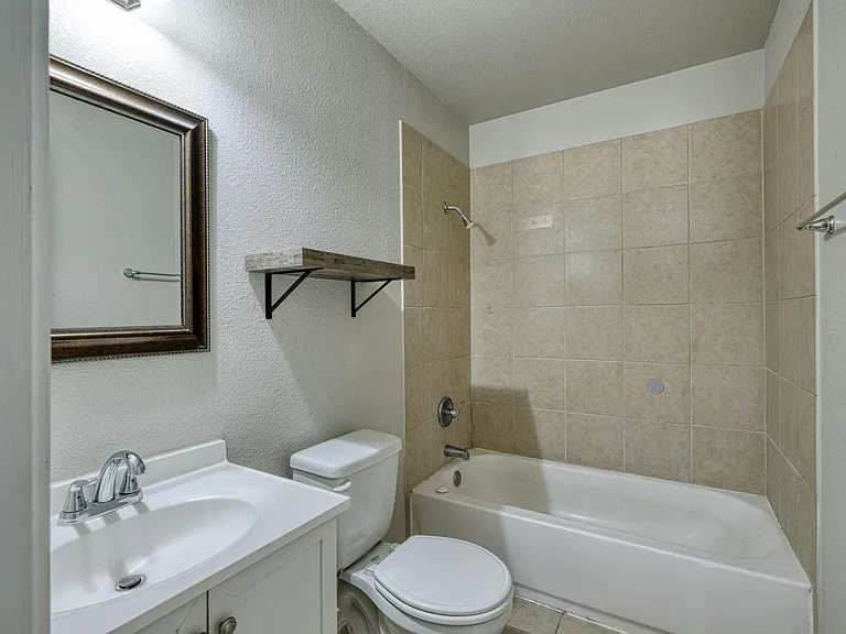 104 Castleberry Ct #A — Photo 9