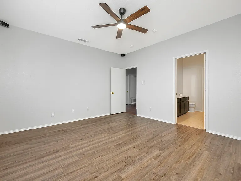 4144 Capstone Dr — Photo 13