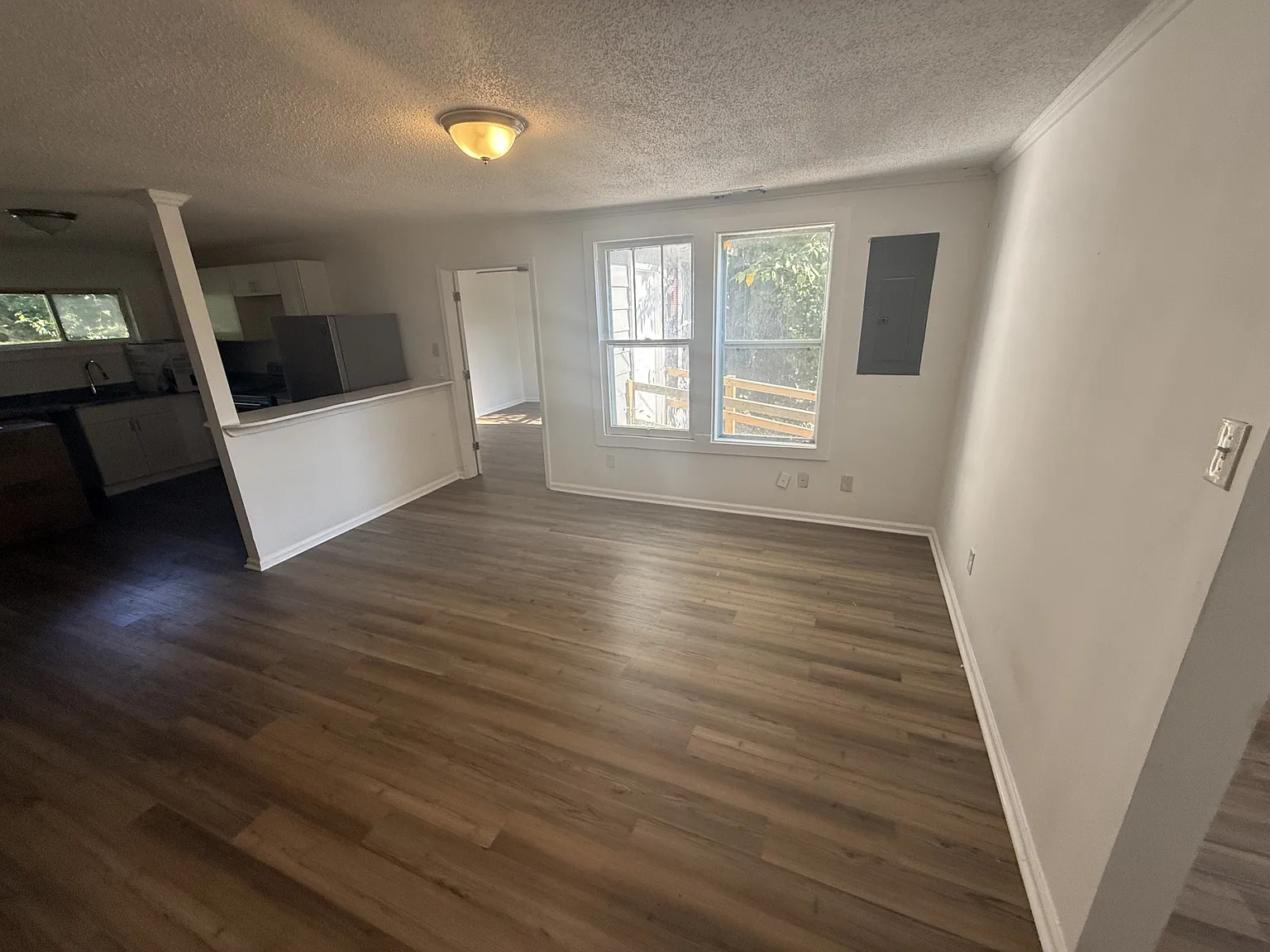803 Moss Street - 1 — Photo 3
