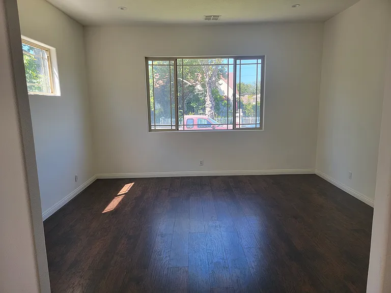 3716 Greenfield Ave — Photo 10