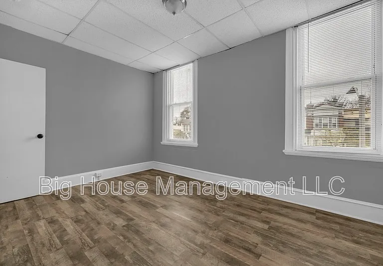 339 E 25th St #2 — Photo 9