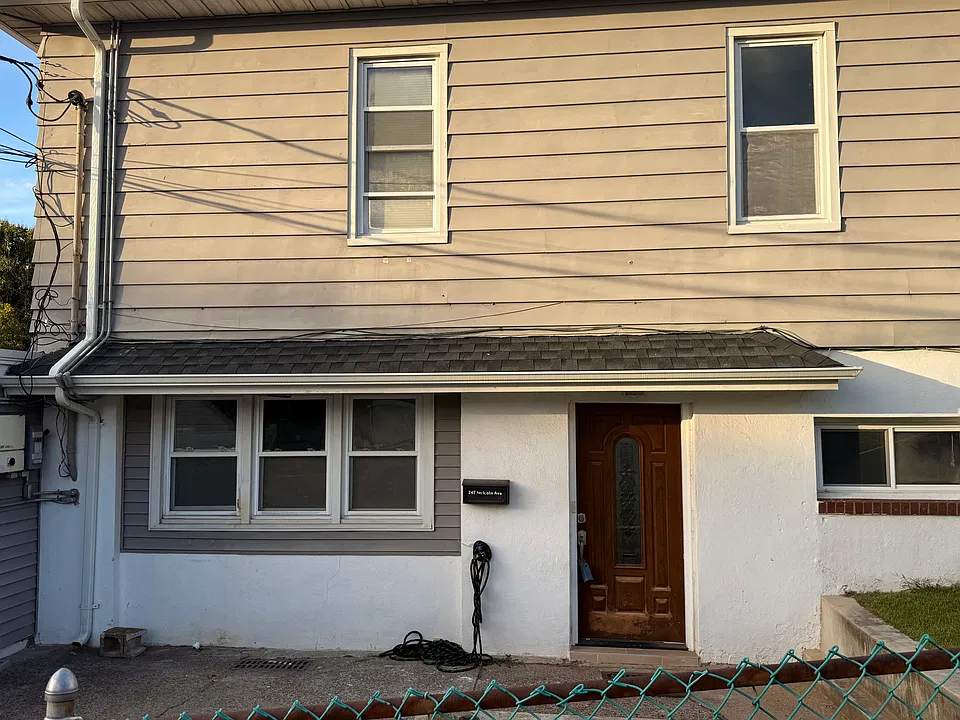 247 Malcolm Ave