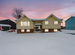 679 Basinview Dr, Bedford, NS B4A 3E8