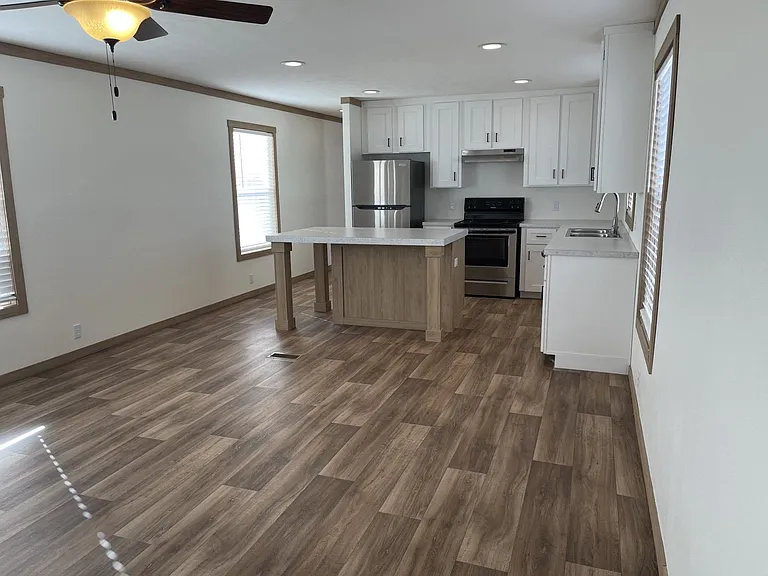 Mission Estates — Photo 12