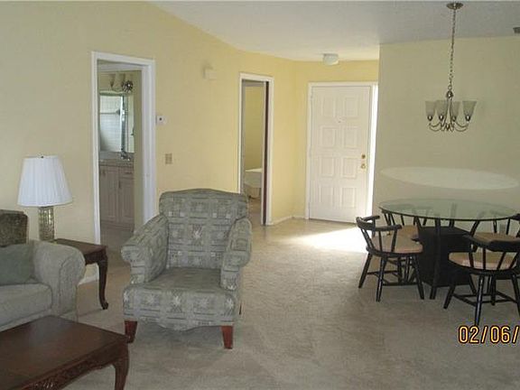 4th image of 514 Foxwood Blvd