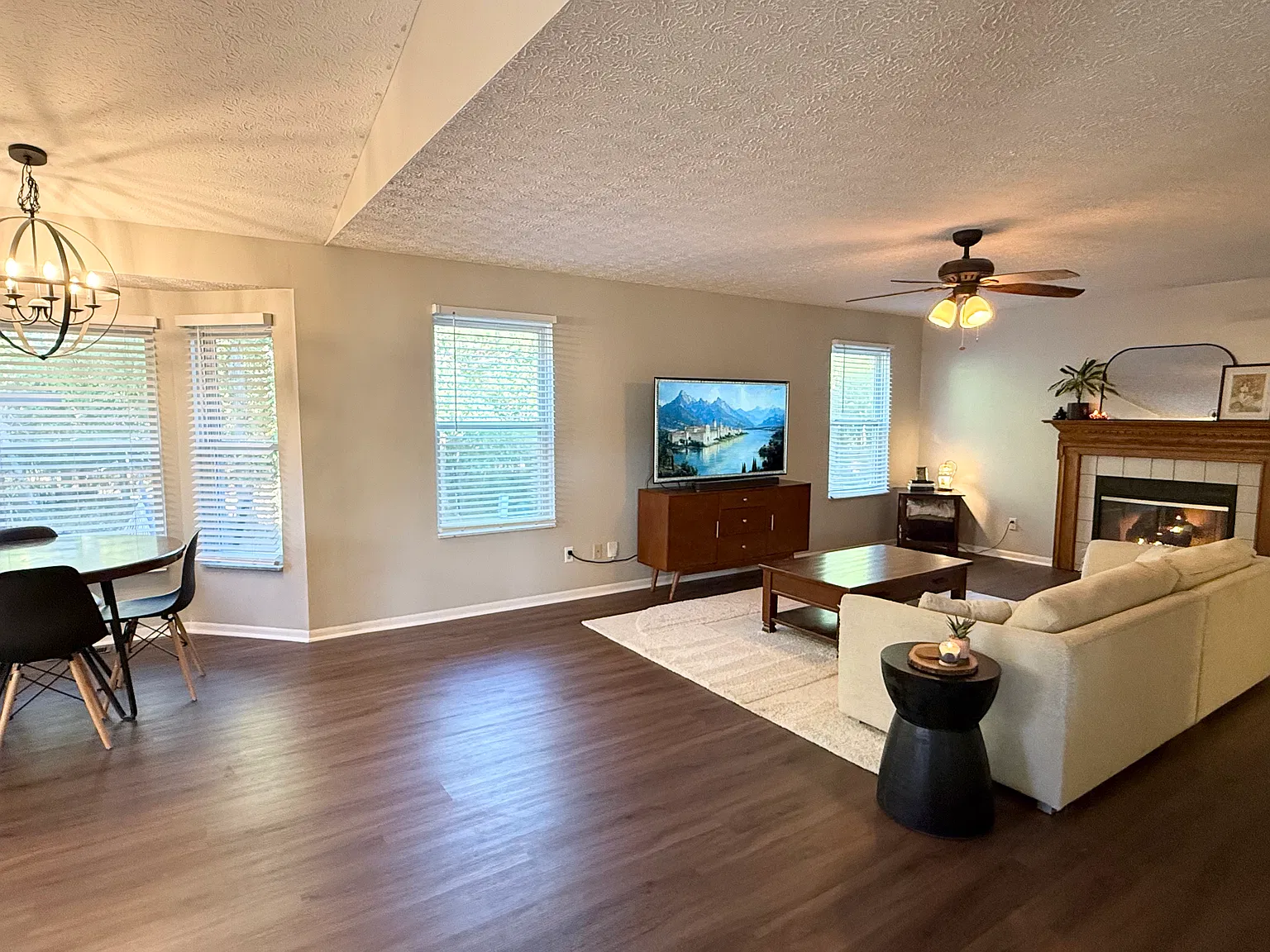 1584 Covina Dr — Photo 3