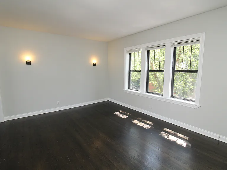 1542 W Waveland Ave #1 — Photo 2