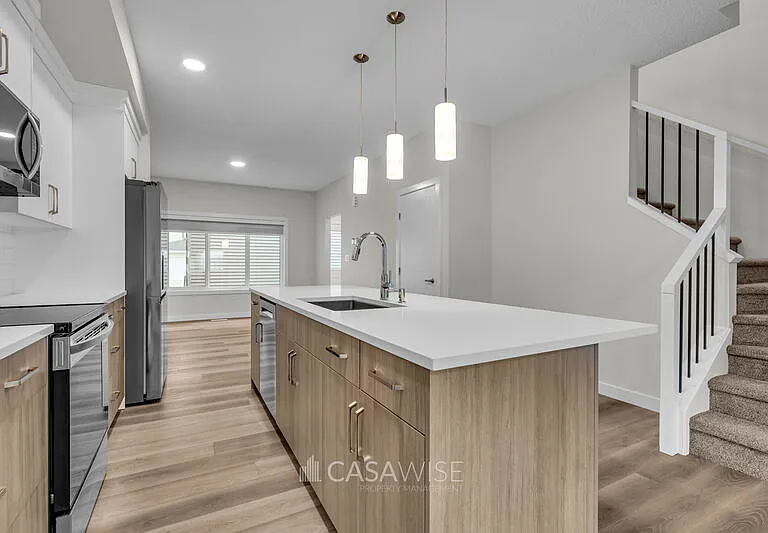 1071 Berg Pl — Photo 3