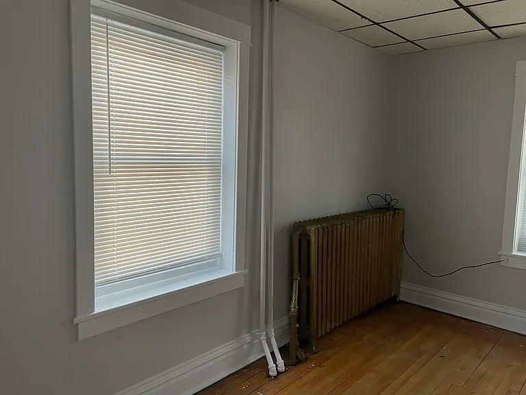 432 E 7th St #1 — Photo 12