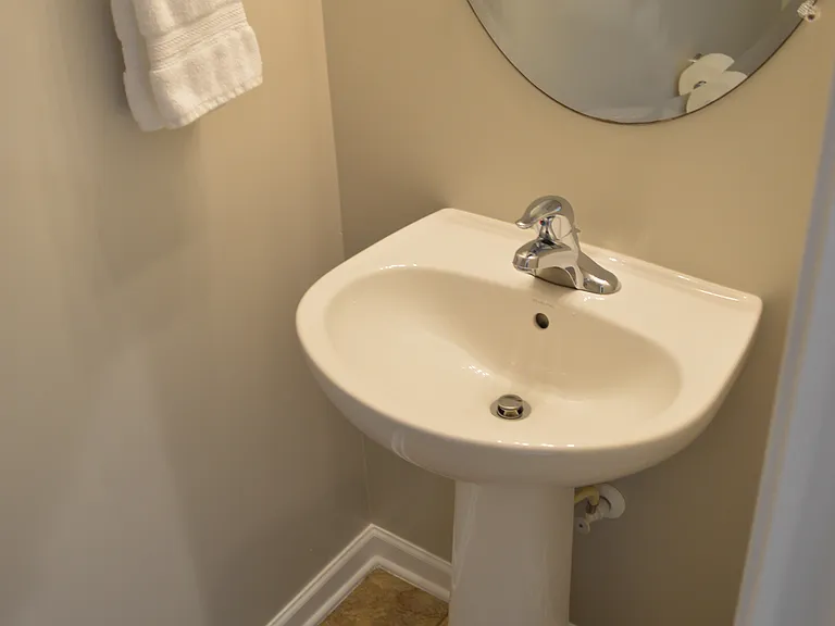 546 Candida Dr — Photo 7