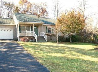 35 Great Rock Dr, Wading River, NY 11792