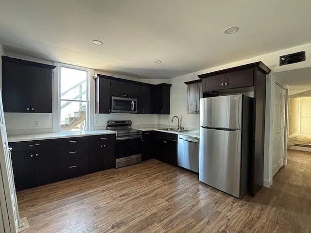 101 Main St — Photo 1