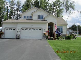 10745 Edgewood Cir, Eagle River, AK 99577