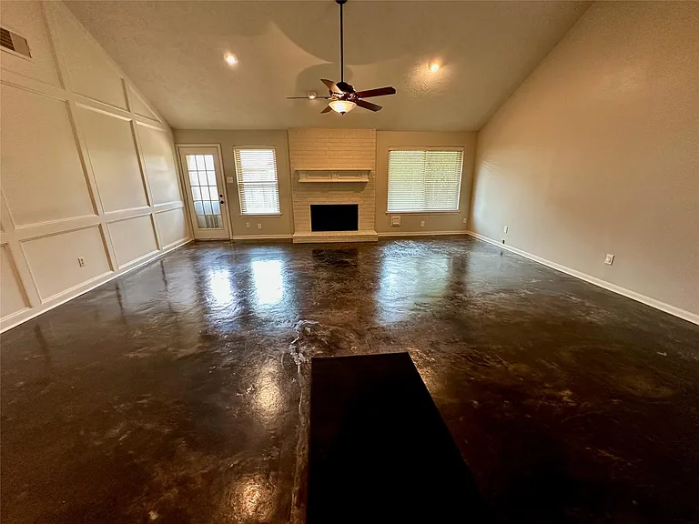 2931 Pasture Ln — Photo 8