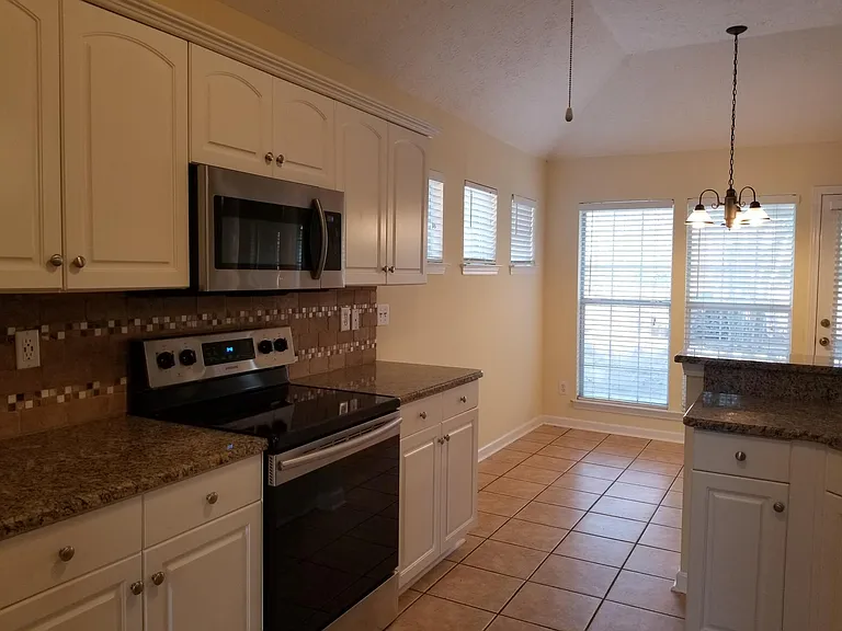 9437 Broadleaf Dr — Photo 7