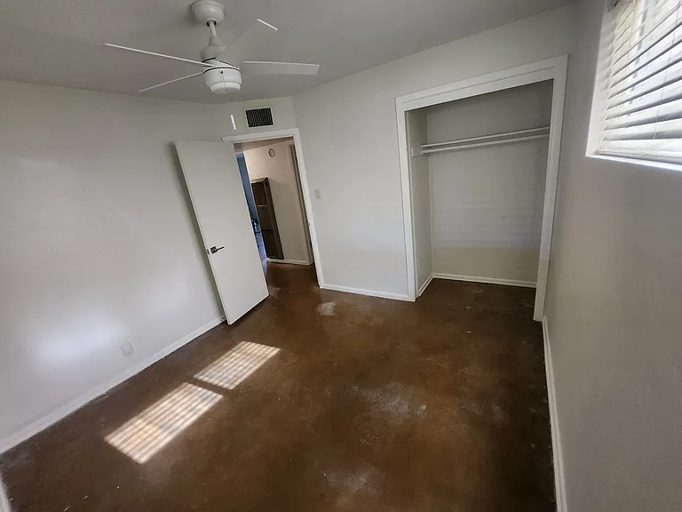 1519 E Cedar St — Photo 15