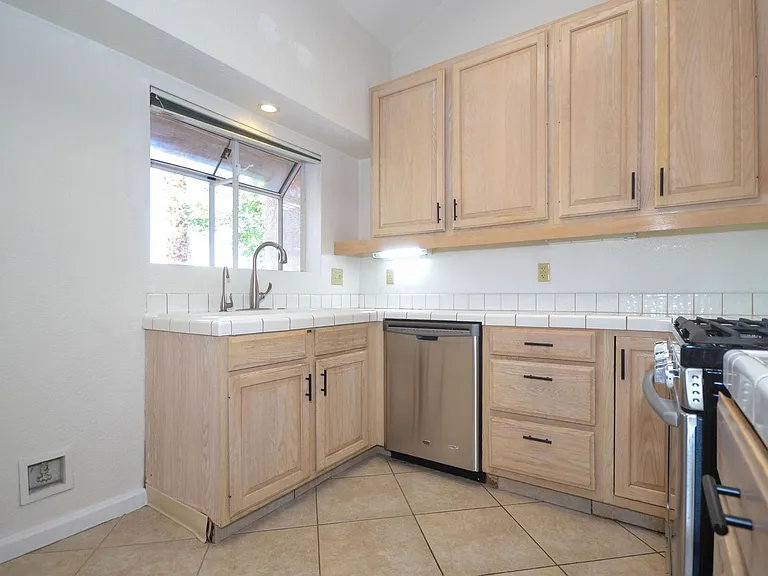 2911 Country Club Dr — Photo 11