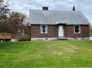 17 Maxim St, Madison, ME 04950