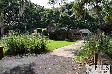1st image of 1971 Queenswood Dr