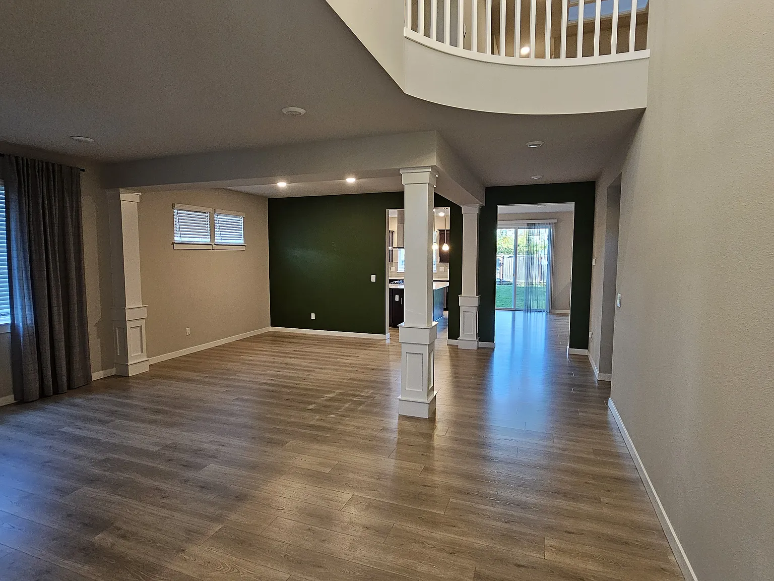 5 bed, 3221 sqft, $4,295 — Photo 4