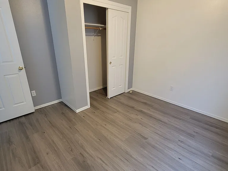 2513 W Grouse Ave — Photo 12