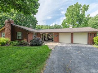 881 New England Ave, Centerville, OH 45429