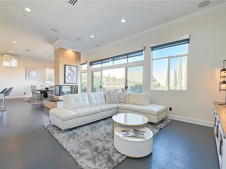 3952 Oakfield Dr — Photo 4