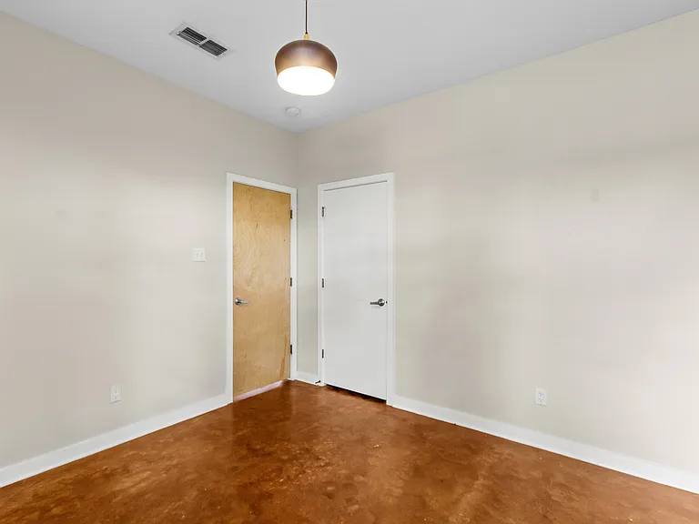 2314 S 5th St — Photo 9